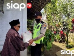 Bantu Masyarakat, Polsek Pujon, Polres Batu Bagikan Bansos Berupa Sembako