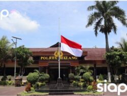 Menjelang 40 hari Peristiwa Kanjuruhan, Polisi di Malang Kibarkan Bendera Setengah Tiang