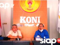 Ketua KONI Kota Batu Drs. Mahfud, saat memberikan keterangan soal empat agenda besar KONI, dalam konferensi pers