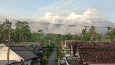 Waspada, Gunung Semeru Kembali Mengeluarkan Guguran Awan Panas