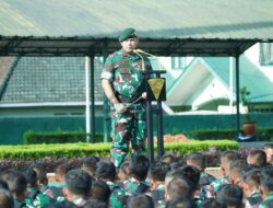 Pangdivif 2 Kostrad Pimpin Upacara Bendera Tanggal 17 Januari 2023