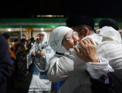 Pj. Wali Kota Batu Aries Agung Paewai Lepas Pemberangkatan 204 Calon Jamaah Haji Untuk Ibadah ke Tanah Suci