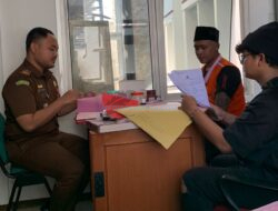 Penyerahan Dua Tersangka Dan BB Dari Penyidik Polres Batu Dan Polda Jatim Kepada JPU Kejari Batu