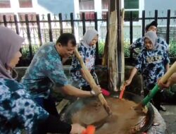 H Khamim Tohari S.Sos Apresiasi Pelaksanaan Njenang Bareng Warga Dusun Kekep