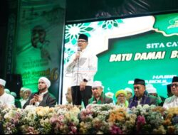 Pj Wali Kota Batu Aries Agung Paewai Apresiasi Batu Bersholawat 6 ;Semoga Lantunan Sholawat Membawa Keberkahan Bagi Kota Batu