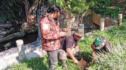 Warga Batu Prihatin atas Surutnya Sumber Air, Gelar Selamatan dan Tanam Pohon