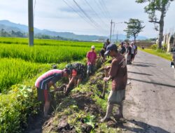 Gempur Sampah dan Lumpur, Relawan ‘Gempal’ dan Koramil Bebaskan Saluran Air
