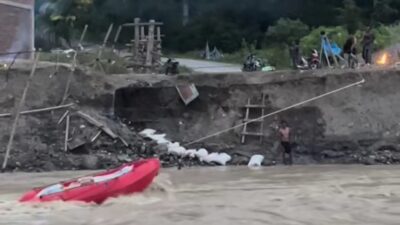 Gotong Royong Tanpa Henti: Kisah Warga dan Relawan Hadapi Arus Deras untuk Bantu Sesama di Gayo Lues