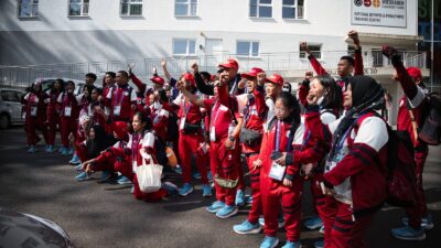 Atlet Special Olympics Indonesia difabel intelektual sedang berlaga dalam kompetisi atletik dengan semangat juang tinggi