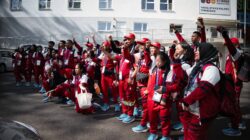 Atlet Special Olympics Indonesia difabel intelektual sedang berlaga dalam kompetisi atletik dengan semangat juang tinggi